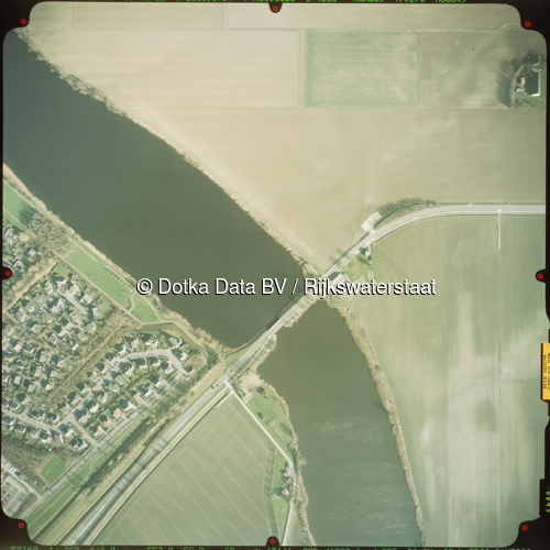 Luchtfoto Terneuzen (2003) uit de collectie Rijkswaterstaat Centrale Informatievoorziening