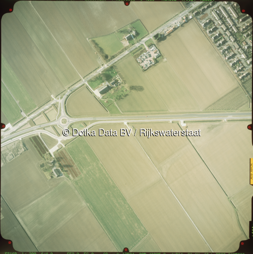 Luchtfoto Zaamslag (2003) uit de collectie Rijkswaterstaat Centrale Informatievoorziening
