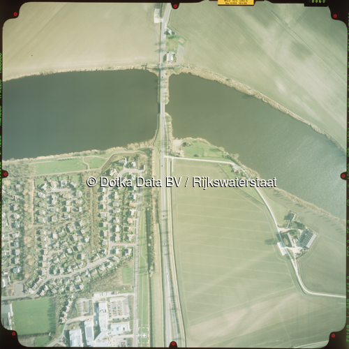 Luchtfoto Terneuzen (2003) uit de collectie Rijkswaterstaat Centrale Informatievoorziening