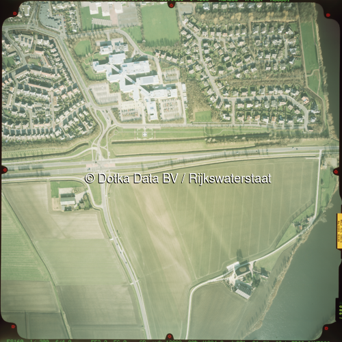 Luchtfoto Terneuzen (2003) uit de collectie Rijkswaterstaat Centrale Informatievoorziening