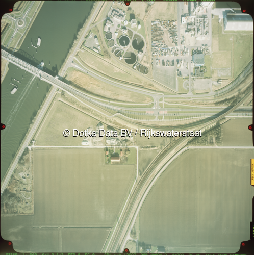 Luchtfoto Terneuzen (2003) uit de collectie Rijkswaterstaat Centrale Informatievoorziening