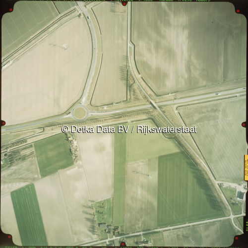 Luchtfoto Hoek (2003) uit de collectie Rijkswaterstaat Centrale Informatievoorziening