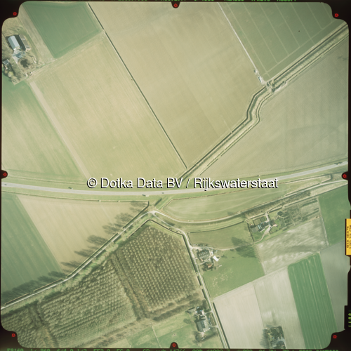 Luchtfoto Hoek (2003) uit de collectie Rijkswaterstaat Centrale Informatievoorziening