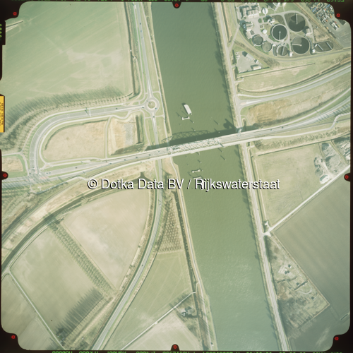 Luchtfoto Sluiskil (2003) uit de collectie Rijkswaterstaat Centrale Informatievoorziening