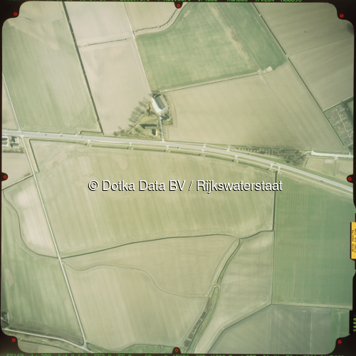 Luchtfoto Hoek (2003) uit de collectie Rijkswaterstaat Centrale Informatievoorziening