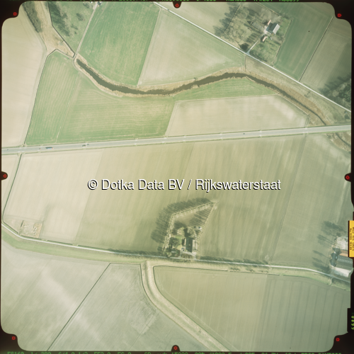 Luchtfoto Hoek (2003) uit de collectie Rijkswaterstaat Centrale Informatievoorziening