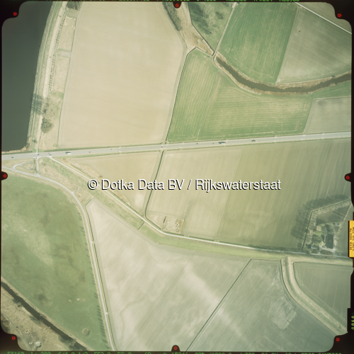 Luchtfoto Hoek (2003) uit de collectie Rijkswaterstaat Centrale Informatievoorziening