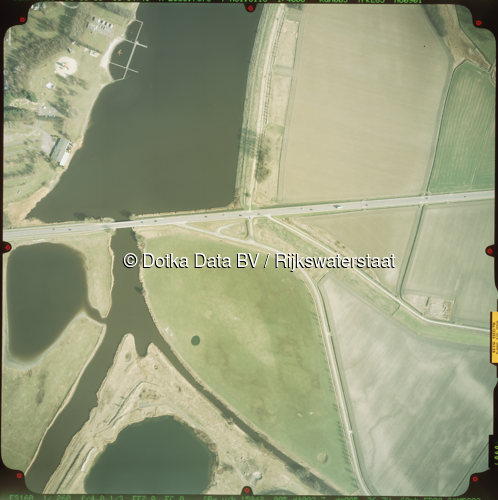 Luchtfoto Hoek (2003) uit de collectie Rijkswaterstaat Centrale Informatievoorziening