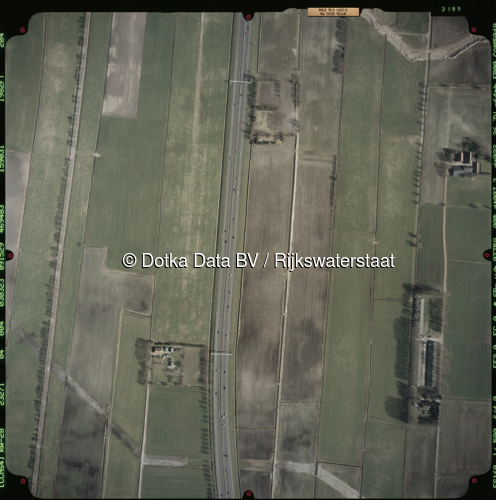 Luchtfoto Nijkerk (2003) uit de collectie Rijkswaterstaat Centrale Informatievoorziening