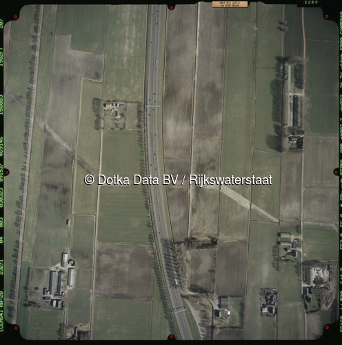 Luchtfoto Nijkerk (2003) uit de collectie Rijkswaterstaat Centrale Informatievoorziening