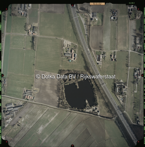 Luchtfoto Hooglanderveen (2003) uit de collectie Rijkswaterstaat Centrale Informatievoorziening