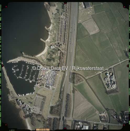 Luchtfoto Putten (2003) uit de collectie Rijkswaterstaat Centrale Informatievoorziening