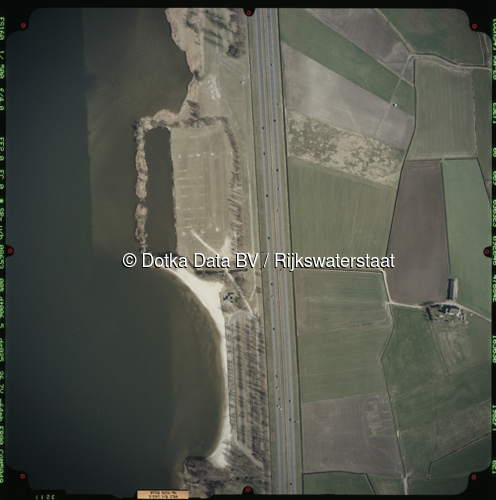 Luchtfoto Putten (2003) uit de collectie Rijkswaterstaat Centrale Informatievoorziening