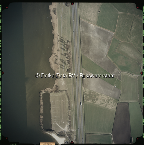 Luchtfoto Putten (2003) uit de collectie Rijkswaterstaat Centrale Informatievoorziening