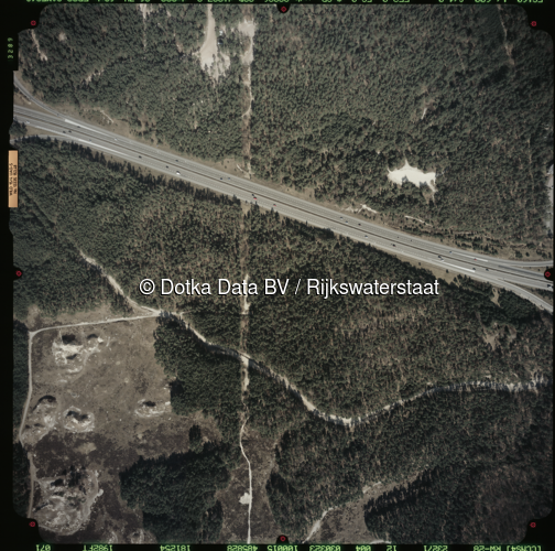 Luchtfoto Nunspeet (2003) uit de collectie Rijkswaterstaat Centrale Informatievoorziening