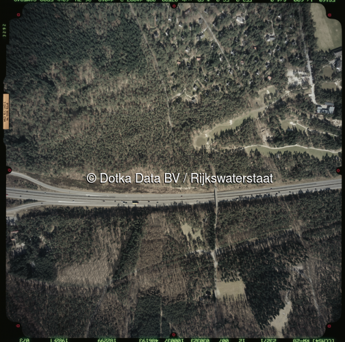 Luchtfoto Nunspeet (2003) uit de collectie Rijkswaterstaat Centrale Informatievoorziening