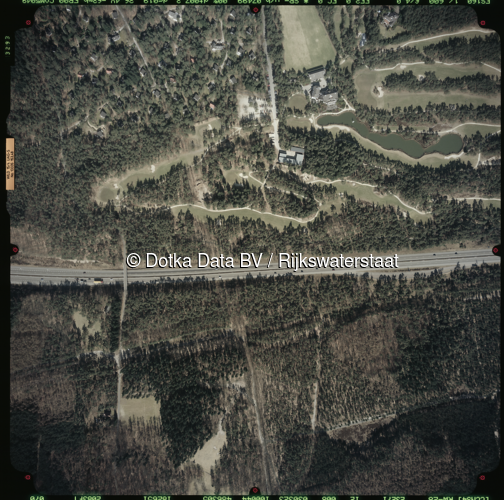 Luchtfoto Nunspeet (2003) uit de collectie Rijkswaterstaat Centrale Informatievoorziening
