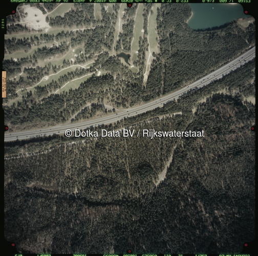 Luchtfoto Nunspeet (2003) uit de collectie Rijkswaterstaat Centrale Informatievoorziening