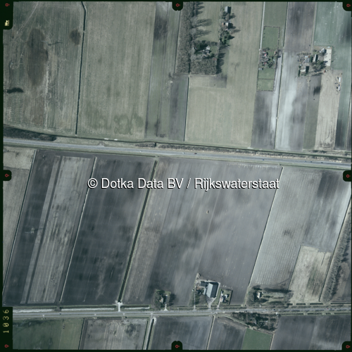 Luchtfoto Gieten (2003) uit de collectie Rijkswaterstaat Centrale Informatievoorziening