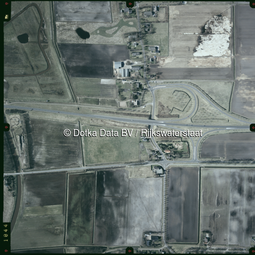 Luchtfoto Gieterveen (2003) uit de collectie Rijkswaterstaat Centrale Informatievoorziening