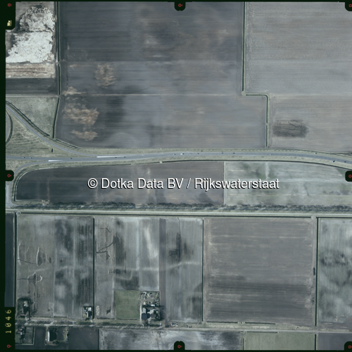 Luchtfoto Gieterveen (2003) uit de collectie Rijkswaterstaat Centrale Informatievoorziening