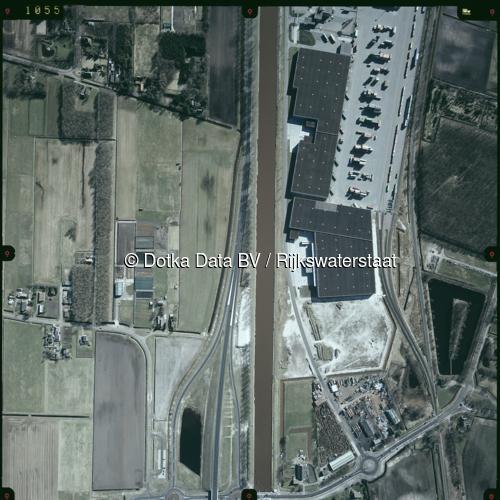 Luchtfoto Meeden (2003) uit de collectie Rijkswaterstaat Centrale Informatievoorziening