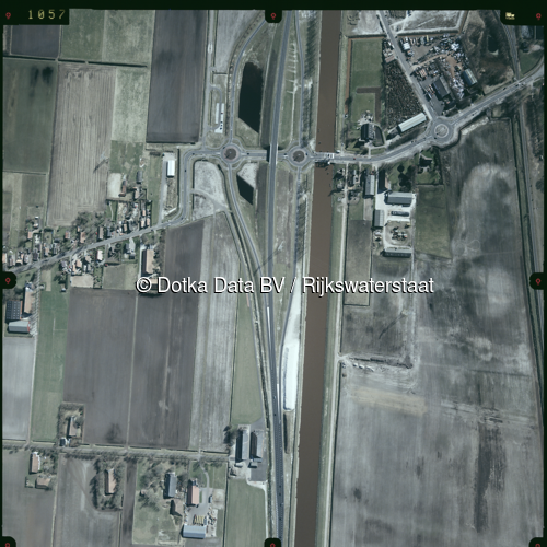 Luchtfoto Meeden (2003) uit de collectie Rijkswaterstaat Centrale Informatievoorziening