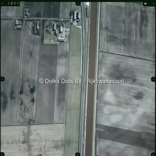 Luchtfoto Meeden (2003) uit de collectie Rijkswaterstaat Centrale Informatievoorziening