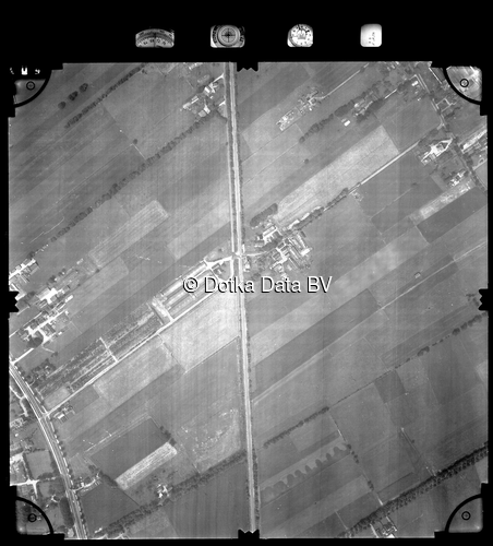 Luchtfoto Rhenen (1981) uit de collectie Stichting Bodemsanering NS (SBNS)