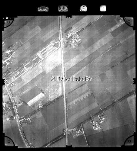 Luchtfoto Rhenen (1981) uit de collectie Stichting Bodemsanering NS (SBNS)