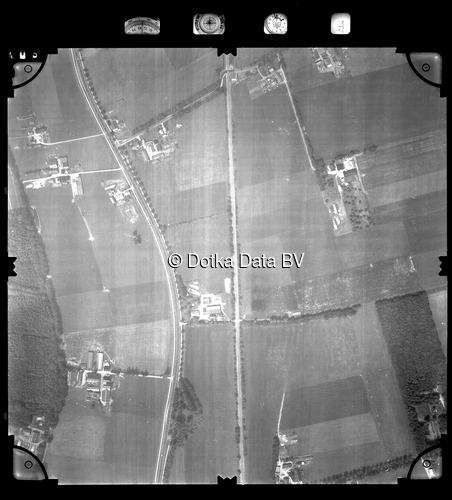 Luchtfoto Rhenen (1981) uit de collectie Stichting Bodemsanering NS (SBNS)
