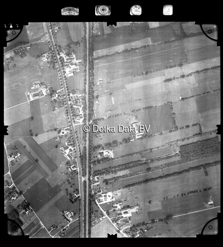 Luchtfoto Rhenen (1981) uit de collectie Stichting Bodemsanering NS (SBNS)