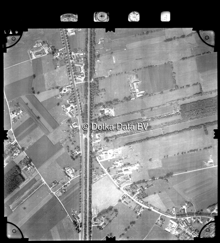 Luchtfoto Rhenen (1981) uit de collectie Stichting Bodemsanering NS (SBNS)