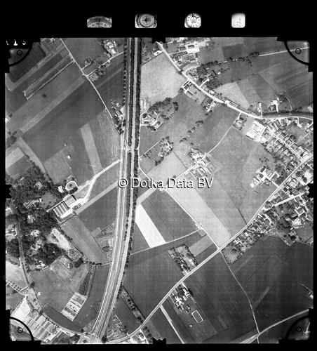 Luchtfoto Rhenen (1981) uit de collectie Stichting Bodemsanering NS (SBNS)