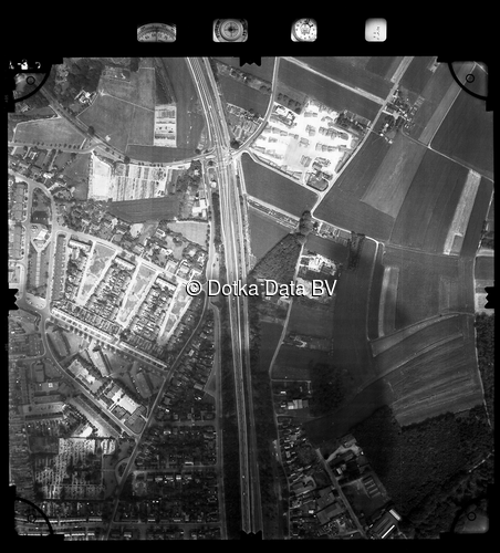 Luchtfoto Rhenen (1981) uit de collectie Stichting Bodemsanering NS (SBNS)