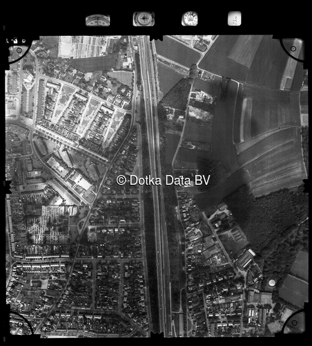 Luchtfoto Rhenen (1981) uit de collectie Stichting Bodemsanering NS (SBNS)