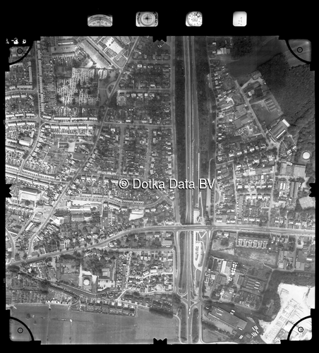 Luchtfoto Rhenen (1981) uit de collectie Stichting Bodemsanering NS (SBNS)