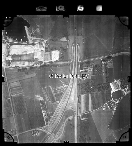 Luchtfoto Lienden (1981) uit de collectie Stichting Bodemsanering NS (SBNS)