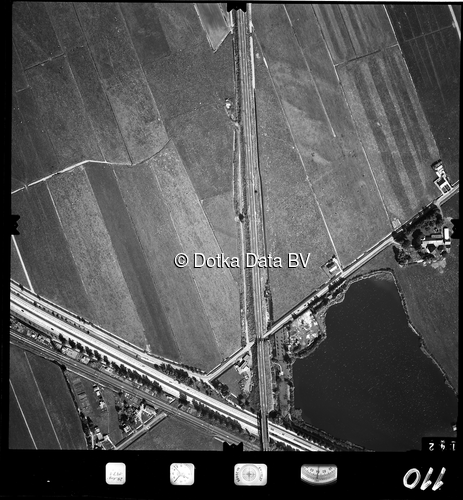 Luchtfoto 's-Gravenhage uit de collectie Stichting Bodemsanering NS (SBNS)