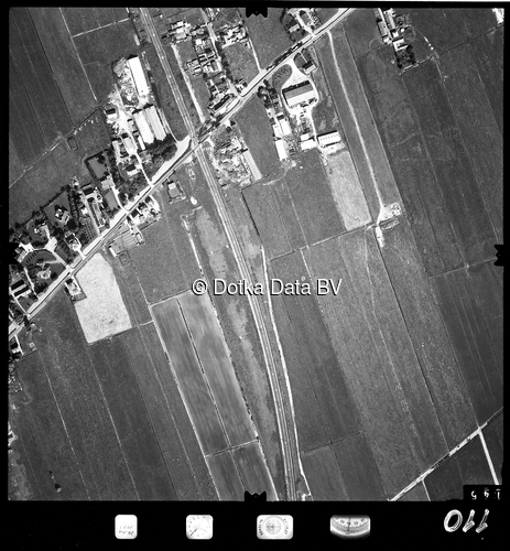 Luchtfoto 's-Gravenhage uit de collectie Stichting Bodemsanering NS (SBNS)