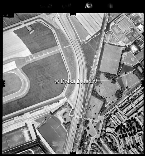 Luchtfoto Rotterdam (1973) uit de collectie Stichting Bodemsanering NS (SBNS)