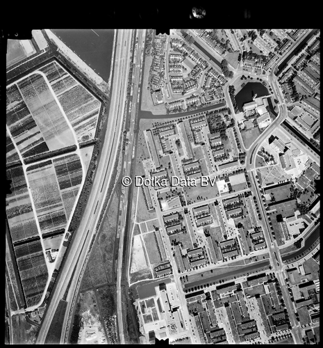 Luchtfoto Rotterdam (1973) uit de collectie Stichting Bodemsanering NS (SBNS)