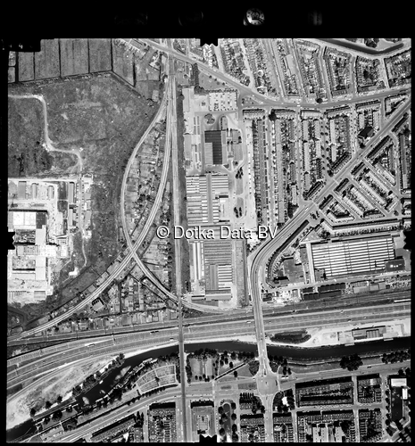 Luchtfoto Rotterdam (1973) uit de collectie Stichting Bodemsanering NS (SBNS)