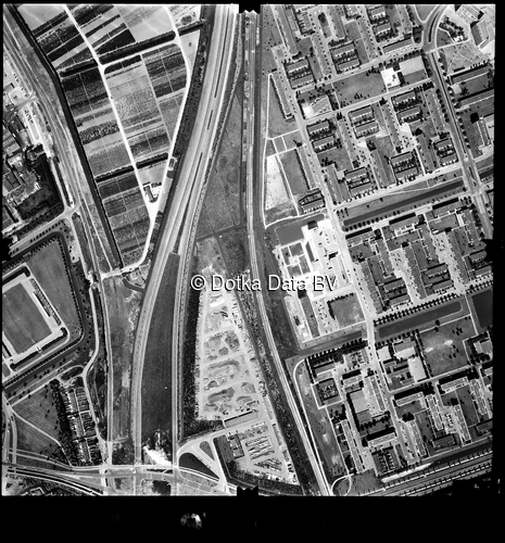 Luchtfoto Rotterdam (1973) uit de collectie Stichting Bodemsanering NS (SBNS)