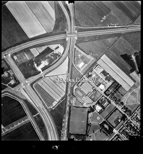 Luchtfoto Rotterdam (1973) uit de collectie Stichting Bodemsanering NS (SBNS)