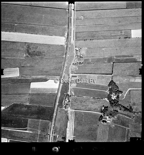 Luchtfoto Pijnacker (1973) uit de collectie Stichting Bodemsanering NS (SBNS)