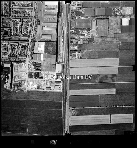 Luchtfoto Pijnacker (1973) uit de collectie Stichting Bodemsanering NS (SBNS)