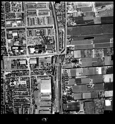 Luchtfoto Pijnacker (1973) uit de collectie Stichting Bodemsanering NS (SBNS)