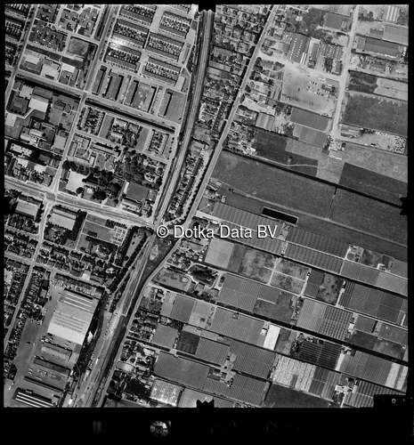 Luchtfoto Pijnacker (1973) uit de collectie Stichting Bodemsanering NS (SBNS)