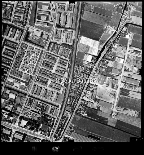 Luchtfoto Pijnacker (1973) uit de collectie Stichting Bodemsanering NS (SBNS)